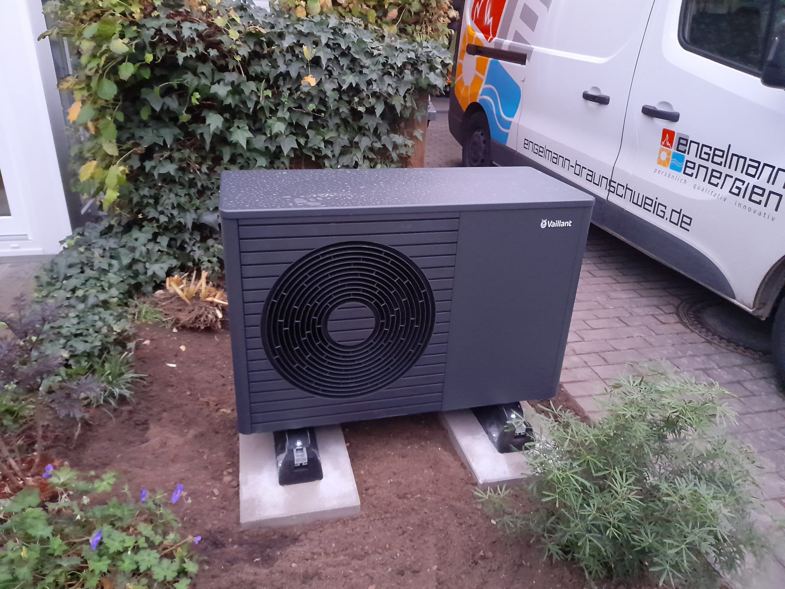 Moderne Wärmepumpe in Magdeburg von Engelmann-Energien