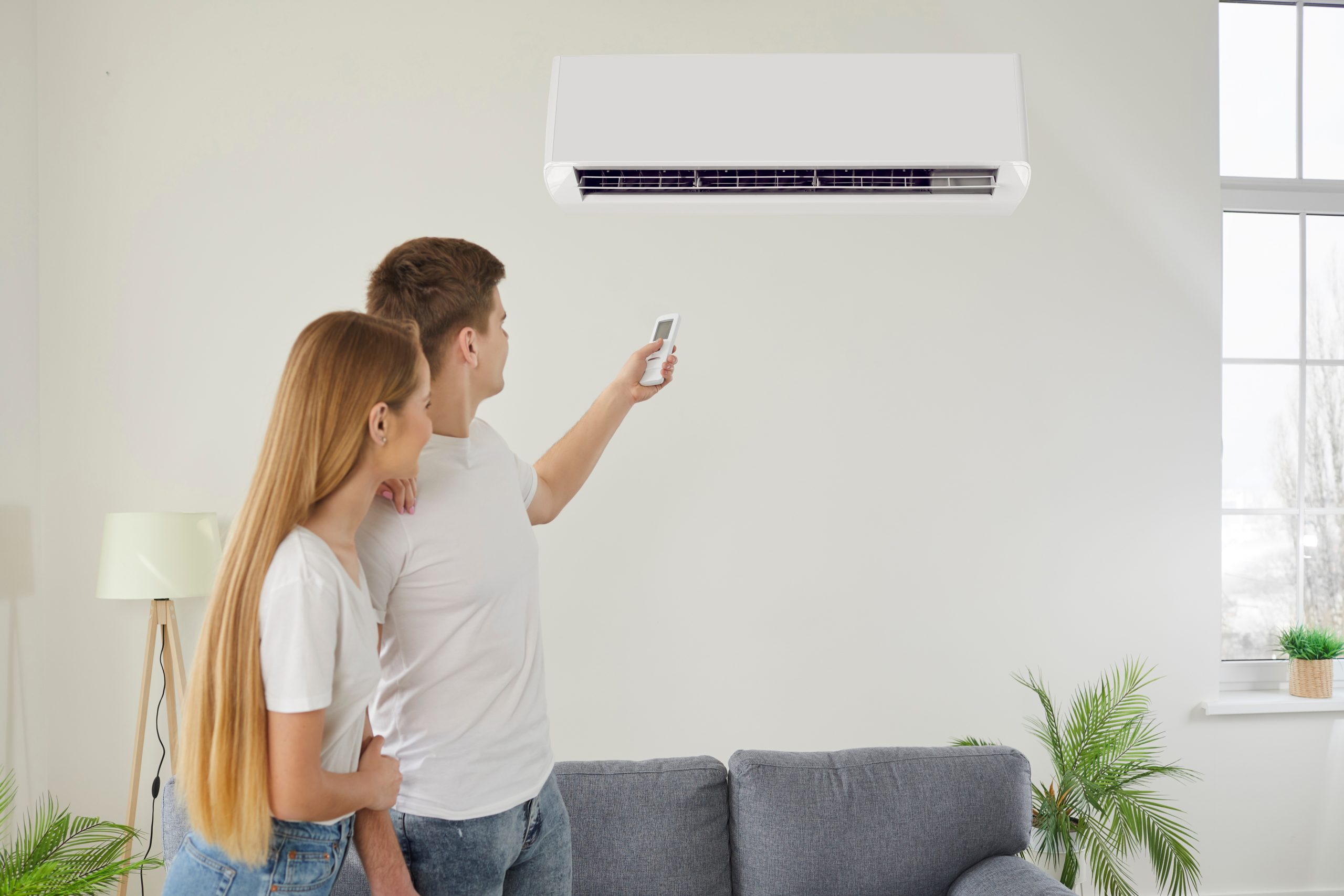 Klimasplit-Gerät im modernen Wohnraum